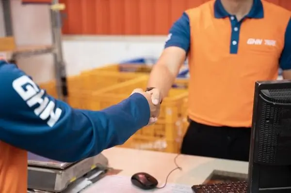 Hợp Tác Với Đơn Vị Vận Chuyển Uy Tín
