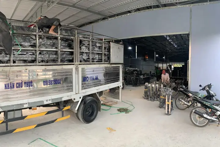 Xưởng Sản Xuất Hàng Loạt Và Kho Hàng Miền Tây Xưởng Sản Xuất Hàng Loạt Và Kho Hàng Miền Tây