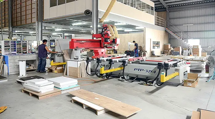 Công Nghệ Mới Trong Sản Xuất Gỗ Nội Thất: Xu Hướng Và Ứng Dụng
