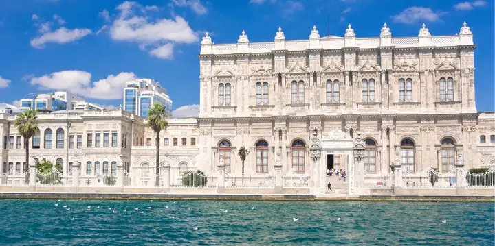 Cung Điện Dolmabahce Cung Điện Dolmabahce