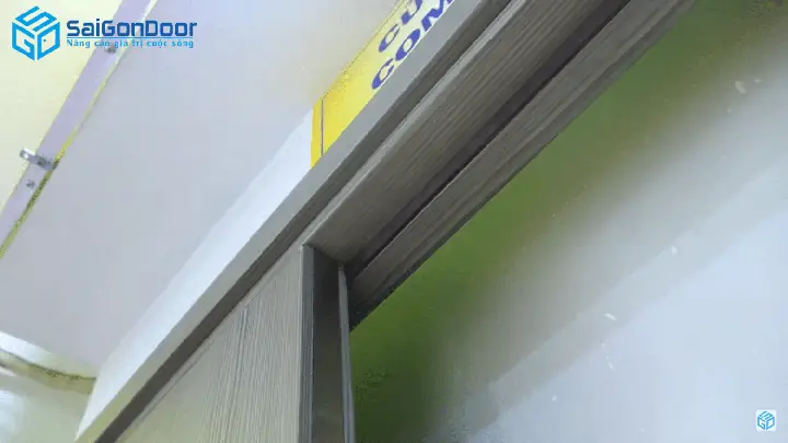 Thiết Kế Cửa Nhựa Gỗ Composite Mẫu Mẹ Bồng Con Thiết Kế Cửa Nhựa Gỗ Composite Mẫu Mẹ Bồng Con