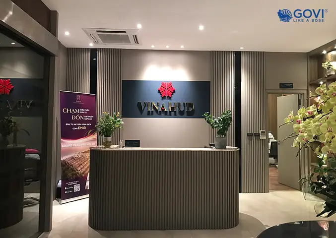 Sảnh Chờ, Quầy Lễ Tân