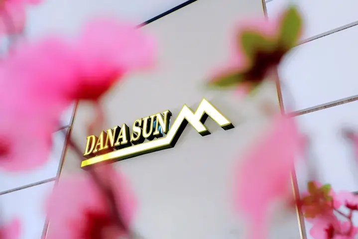 Khách Hàng Của Dana Sun Khách Hàng Của Dana Sun