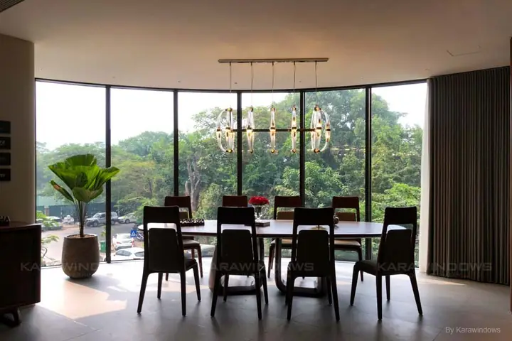 Đồng Gia Showroom - Vách Kính Hộp Uốn Cong