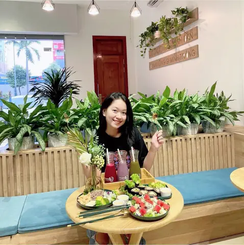 Tầng 2: Khu Vực Trưng Bày Và Chế Biến, Khu Vực Ăn Uống Tầng 2: Khu Vực Trưng Bày Và Chế Biến, Khu Vực Ăn Uống