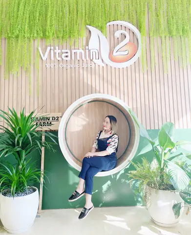 Thi Công Nội Thất Công Ty Với Tầng 1: Khu Vực Check In, Khu Vực Ăn Uống, Và Quầy Thu Ngân