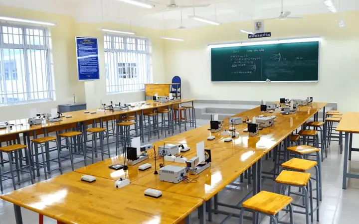 Bàn Ghế Và Nội Thất Bàn Ghế Và Nội Thất
