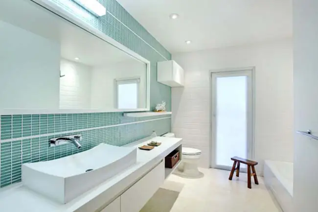 Phòng Tắm Đẹp Với Gam Màu Xanh Biển Đặc Trưng