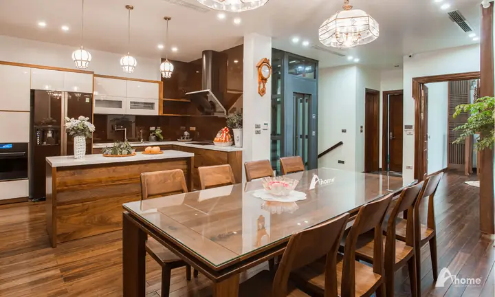 Thi Công Biệt Thự Gỗ Óc Chó Vinhomes Quảng Ninh