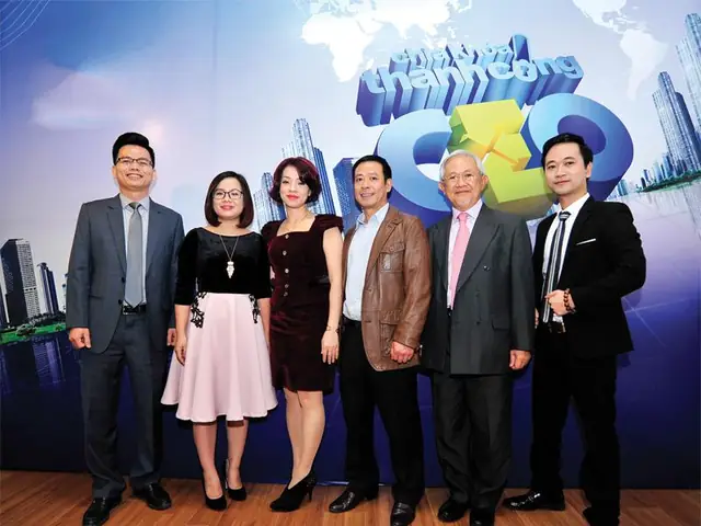 Cao Duy Khương (ngoài Cùng Bên Phải) Và Các Chuyên Gia Tham Gia Chương Trình Ceo - Chìa Khóa Thành Công Cao Duy Khương (ngoài Cùng Bên Phải) Và Các Chuyên Gia Tham Gia Chương Trình Ceo - Chìa Khóa Thành Công