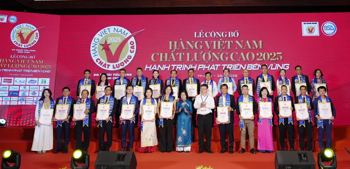 Nội Thất The One Được Vinh Danh Hàng Việt Nam Chất Lượng Cao 2025 – Khẳng Định Vị Thế Số 1 Ngành Nội Thất Văn Phòng, Công Trình Nội Thất The One Được Vinh Danh Hàng Việt Nam Chất Lượng Cao 2025 – Khẳng Định Vị Thế Số 1 Ngành Nội Thất Văn Phòng, Công Trình