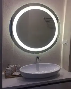 Gương Treo Tường Có Đèn Led Hình Oval...