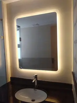 Gương Treo Tường Trang Trí Có Đèn Led...