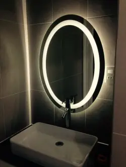 Gương Treo Tường Trang Trí Hình Oval Đèn...