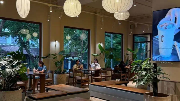 Phê La – Trần Quốc Hoàn: Quán Cafe Tuyệt Vời Để Thư Giãn Giữa Lòng Thành Phố