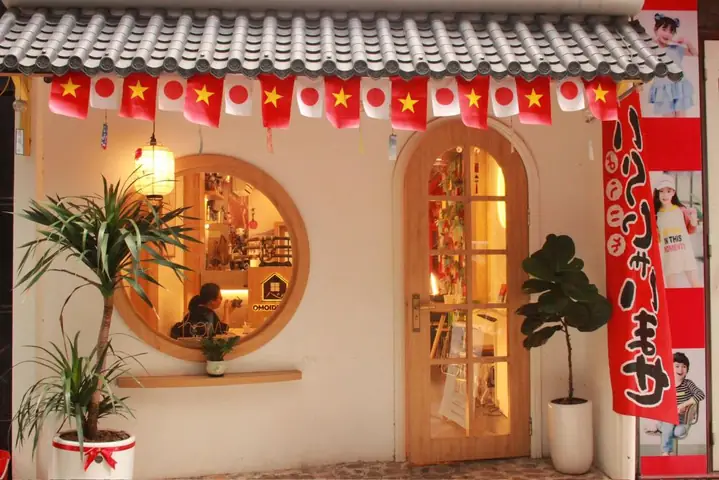 Omoide Cafe: Nơi Lưu Giữ Những Kỷ Niệm Đáng Nhớ Tại Trần Quốc Hoàn