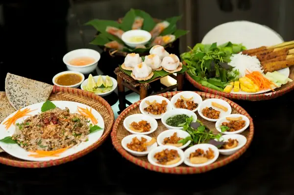 Khám Phá Bàn Ghế Phòng Ăn Không Gian Huế Mộng Mơ Nhà Hàng Nét Huế