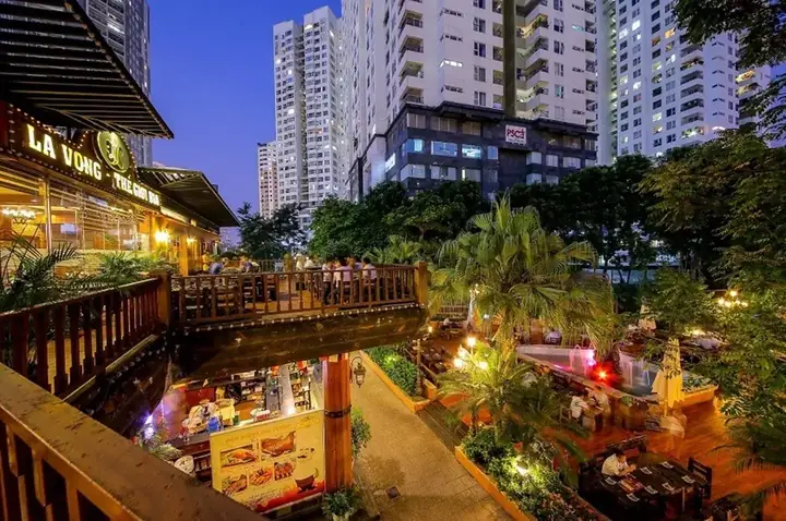 Nhà Hàng Lã Vọng – Tinh Hoa Ẩm Thực Đô Thị Với Không Gian Rooftop Độc Đáo Nhà Hàng Lã Vọng – Tinh Hoa Ẩm Thực Đô Thị Với Không Gian Rooftop Độc Đáo
