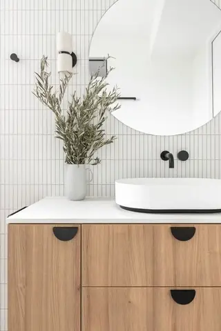 Decor Tường Nhà Tắm Bằng Decal Chống Thấm Nước, Không Bong Tróc