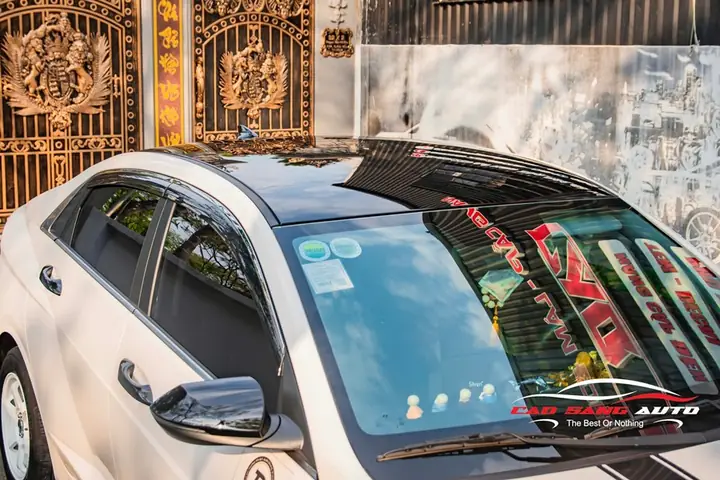 Dán Nóc Đen Cho Xe Toyota Altis Có Những Loại Nào?