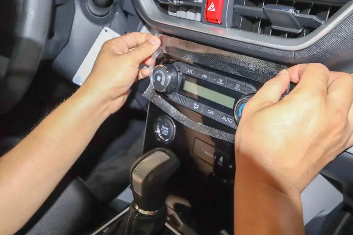 Những Lưu Ý Khi Dán Phim Ppf Nội Thất Cho Ô Tô Mà Bạn Cần Biết