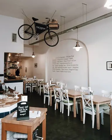 Trang Trí Quán Cafe Theo Phong Cách Công Nghiệp - Industrial Decor