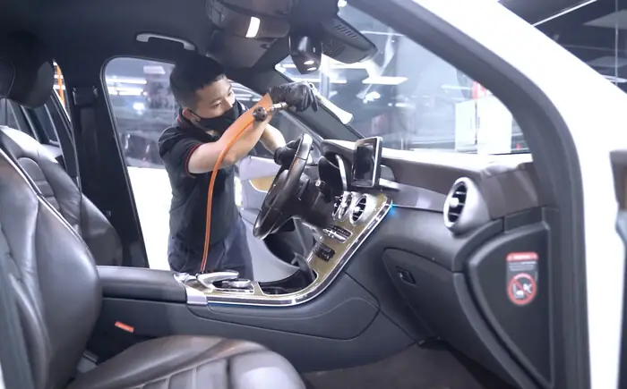 Tại Sao Bạn Nên Chọn Hà Thành Garage - Trung Tâm Chăm Sóc Xe, Dọn Nội Thất Ô Tô Chuyên Nghiệp?
