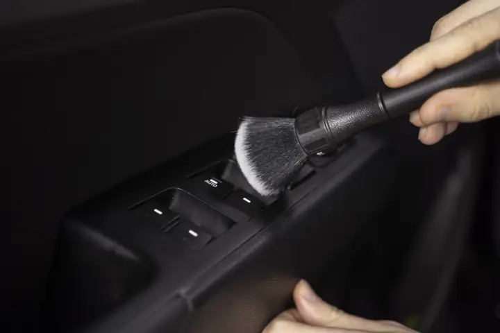 Mất Bao Lâu Để Vệ Sinh Nội Thất Ô Tô Tại Car Care Centre?