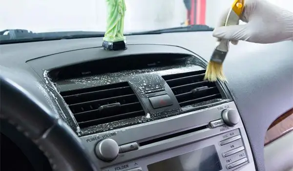 Những Dụng Cụ Vệ Sinh Nội Thất Gỗ Cần Thiết Cho Ngôi Nhà Sạch Sẽ