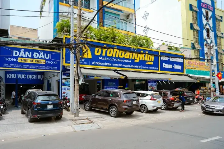 Địa Chỉ Cung Cấp Chai Techgroup 524 Dưỡng Bóng Nội Thất