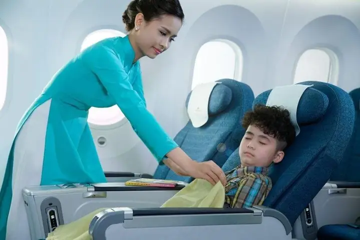 Lưu Ý Quan Trọng Khi Cho Trẻ Em Đi Máy Bay