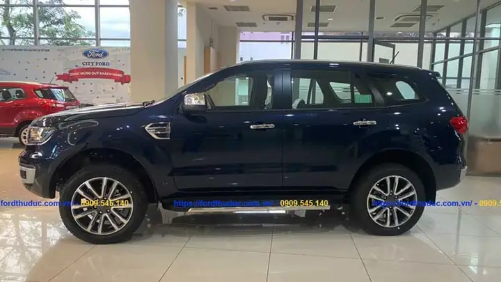 Hình Ảnh Thực Thế Nội Thất, Ngoại Thất Ford Everest Titanium 2021 Màu Xanh Thiên Thanh