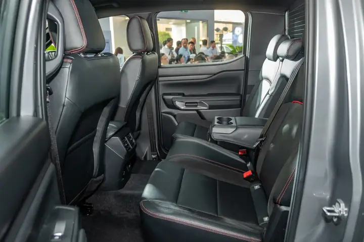 Nội Thất Ford Ranger Stormtrak