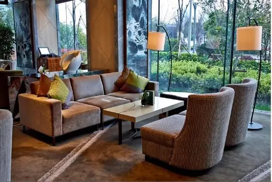 Ná»i Tháº¥t Sáº£nh Khã¡ch Sáº¡n Hiá»n Äáº¡i Vá»i Cã¡c Yáº¿u Tá» Kim Loáº¡i Mã U Sã¡ng Thã¢n Thiá»n Vá»i Mã´i Træ°á»ng