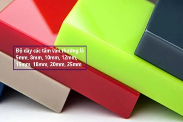Giá Tấm Nhựa Nội Thất