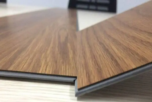 Câu Hỏi 2: Khi Mua Tấm Pvc Cần Lưu Ý Những Gì?