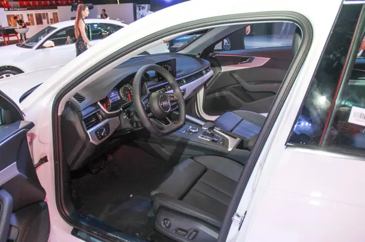 Đánh Giá Audi A4 2017về Thiết Kế Nội Thất Và Trang Bị Động Cơ