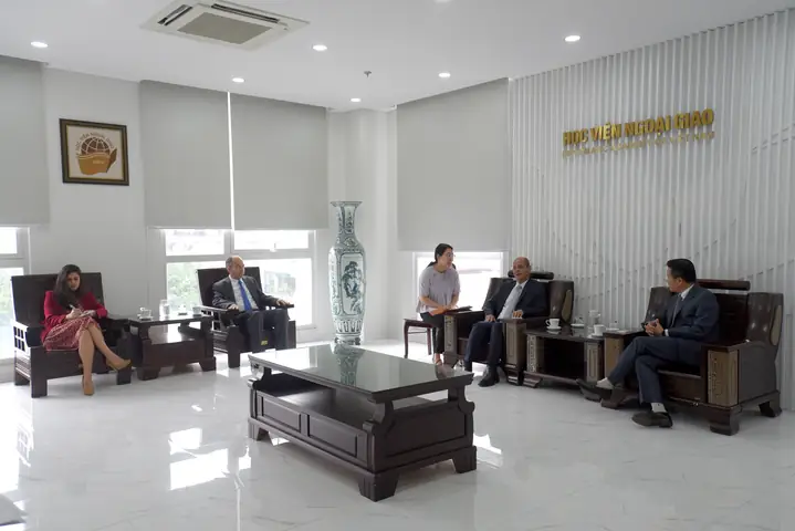 Giám Đốc Nội Thất Hùng Sơn Giám Đốc Nội Thất Hùng Sơn