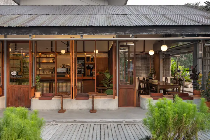 Đặc Trưng Của Quán Cafe Gỗ?
