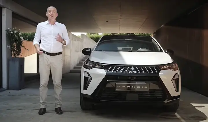 Ảnh Thực Tế Mitsubishi Grandis 2026 Mới Hồi Sinh - Ảnh 2. Ảnh Thực Tế Mitsubishi Grandis 2026 Mới Hồi Sinh - Ảnh 2.