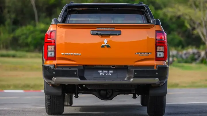 Ngoại Thất Mitsubishi Triton Athlethe Màu Cam Sang Trọng & Cá Tính