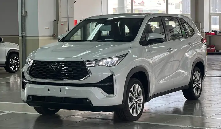 Innova 7 Chỗ Giá Bao Nhiêu