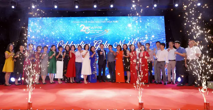 Nội Thất Hòa Phát Kỷ Niệm 25 Năm Thành Lập: Hành Trình Vững Bước Tiên Phong