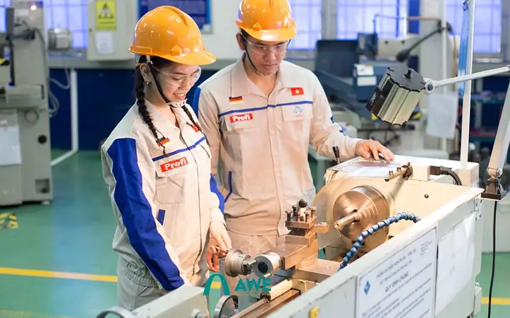 Nghề Cơ Khí, Hàn, Cắt, Gọt Kim Loại Phù Hợp Cho Người Vừa Xuất Ngũ