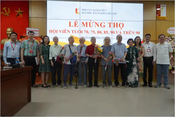 Về Nhà – Nơi Khởi Đầu Cho Những Chân Trời Mới Về Nhà – Nơi Khởi Đầu Cho Những Chân Trời Mới