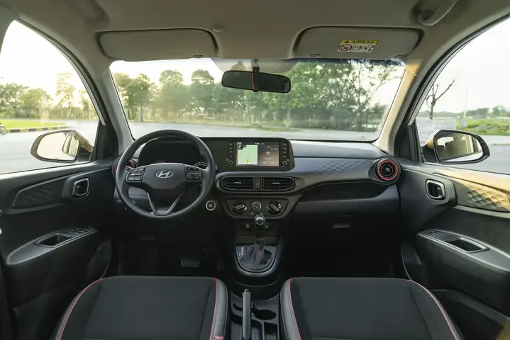 Nội Thất Hyundai I10 Hatchback 1.2at Tiêu Chuẩn