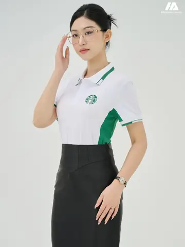 Áo Đồng Phục Công Ty Piquecool Pro Màu Trắng Gạo Phối Hai Bên Sườn Màu Xanh Lá