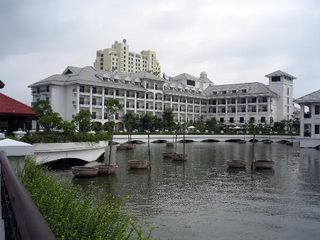 Địa Chỉ Chi Tiết Intercontinental Hanoi Westlake