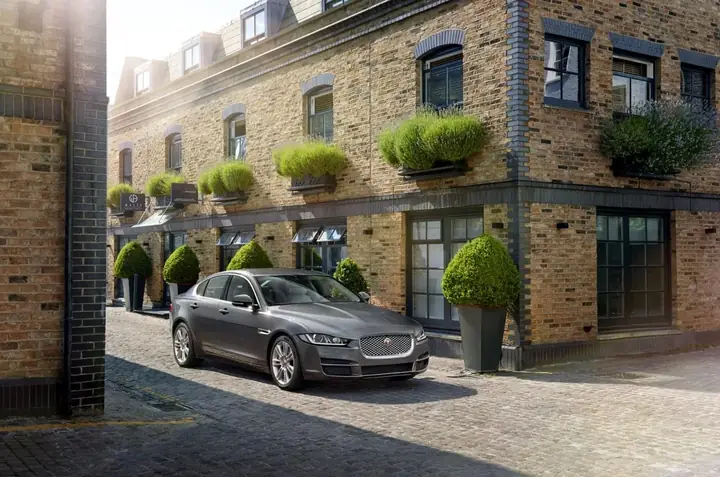 Jaguar Xe Phiên Bản Mới Jaguar Xe Phiên Bản Mới