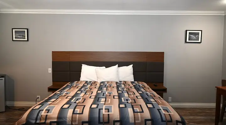 Điều Gì Tạo Nên Sự Sang Trọng Trong Nội Thất Phòng Ngủ Khách Sạn Sheraton?